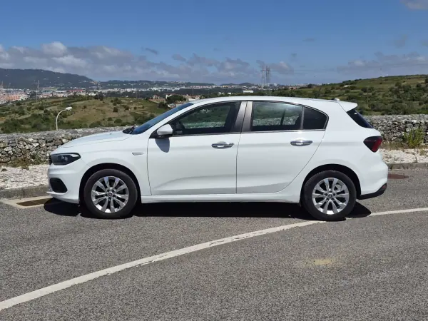 Fiat Tipo Station Wagon 2019 - 9990 EUR, 96572 km - AUTO.MOTO.pt - 96572km - foto 20 de 24