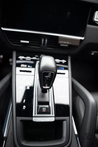 Porsche Cayenne Coupé 2022 - 108000 EUR, 92000 km - AUTO.MOTO.pt - 92000km - foto 59 de 65