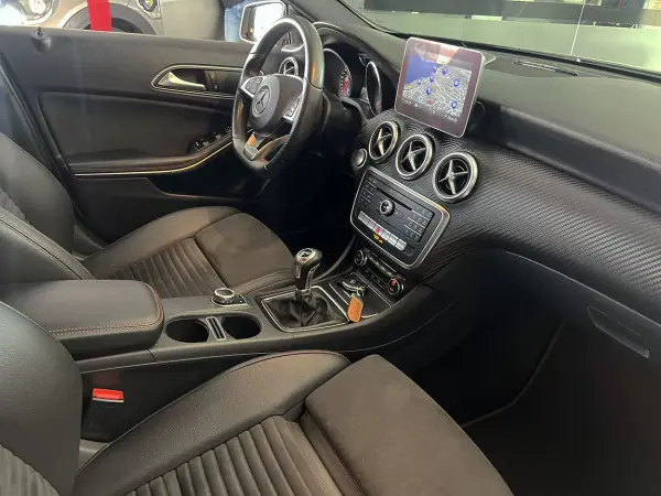 Mercedes-Benz A 160 2018 - 18600 EUR, 138840 km - AUTO.MOTO.pt - 138840km - foto 16 de 22