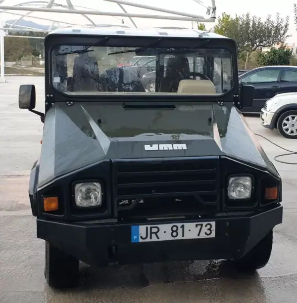 UMM Alter 2.5 Turbo 4x4 8 Lugares 1986 Diesel — 265 761 km UMM Alter 2.5 Turbo 4x4 8 Lugares 1986 Diesel