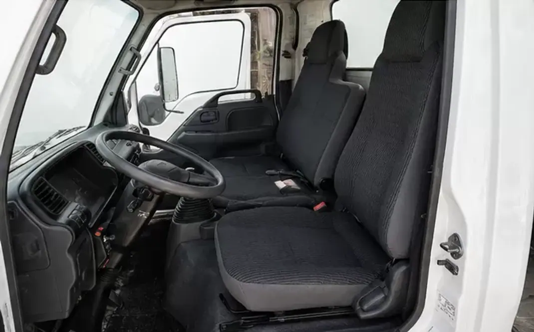 Isuzu 2005 - 16500 EUR, 215000 km - 215000km - foto 7 de 7