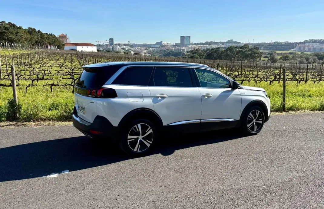 Peugeot 5008 2019 - 26500 EUR, 76030 km - AUTO.MOTO.pt - 76030km - foto 3 de 31