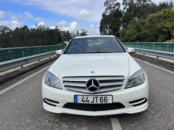 Mercedes-Benz C 250 2010 - 14950 EUR, 140152 km - AUTO.MOTO.pt - 140152km - foto 4 de 8