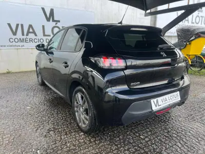 Peugeot 208 2021 - 12250 EUR, 69175 km - AUTO.MOTO.pt - 69175km - foto 5 de 11