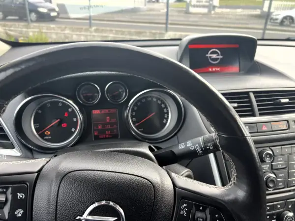 Opel Mokka 2016 - 13900 EUR, 161994 km - AUTO.MOTO.pt - 161994km - foto 13 de 15