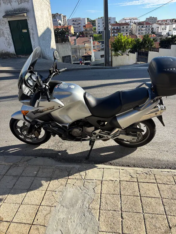 Honda Varadero 2005 Petrol — 52 000 km · Porto Honda Varadero 2005 Petrol
