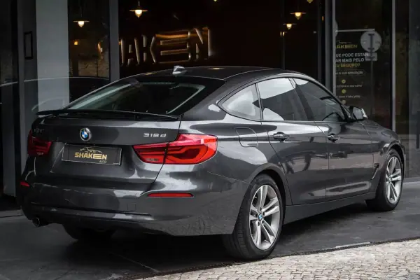 BMW 318 Gran Turismo 2019 - 21900 EUR, 233336 km - 233336km - foto 4 de 36