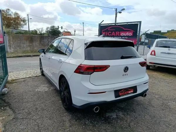 Volkswagen Golf 2022 - 27500 EUR, 149000 km - AUTO.MOTO.pt - 149000km - foto 9 de 28
