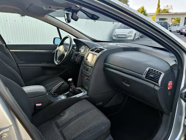 Peugeot 407 2006 - 5490 EUR, 182300 km - AUTO.MOTO.pt - 182300km - foto 2 de 23