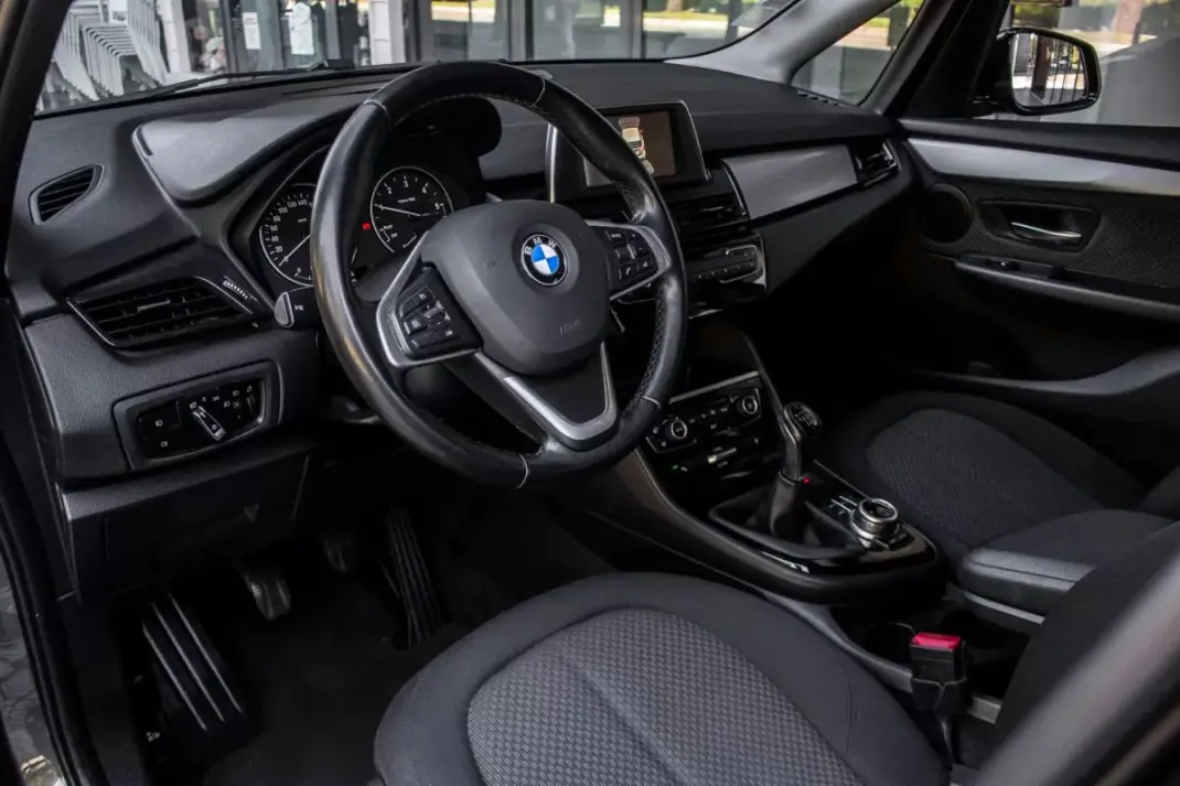 BMW 216 Active Tourer 2017 - 13990 EUR, 96223 km - AUTO.MOTO.pt - 96223km - foto 25 de 43