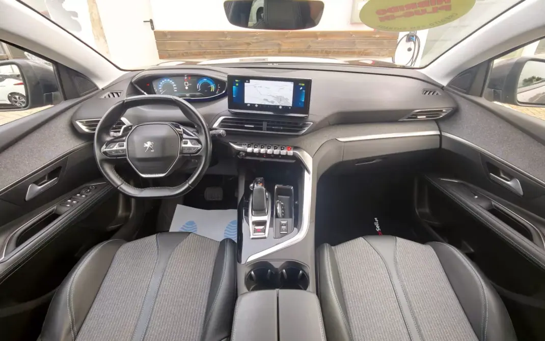 Peugeot 3008 2021 - 23600 EUR, 98000 km - AUTO.MOTO.pt - 98000km - foto 5 de 13