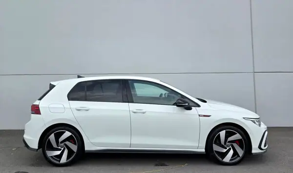 Volkswagen Golf 2021 - 31000 EUR, 38400 km - AUTO.MOTO.pt - 38400km - foto 9 de 42