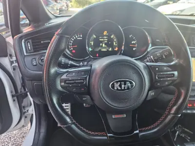 Kia Ceed 2015 - 15900 EUR, 113000 km - 113000km - foto 22 de 31