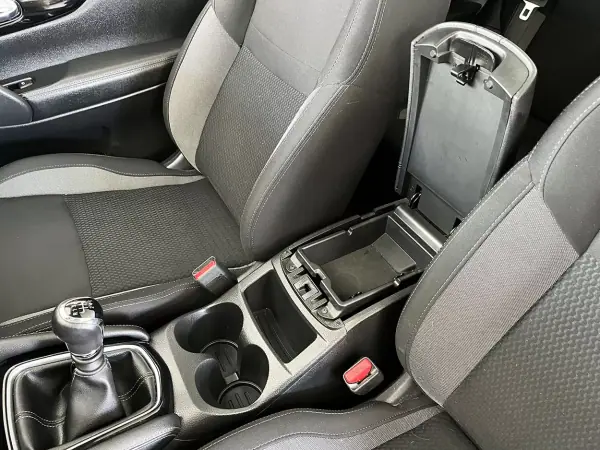 Nissan Qashqai 2019 - 18900 EUR, 106352 km - AUTO.MOTO.pt - 106352km - foto 13 de 22