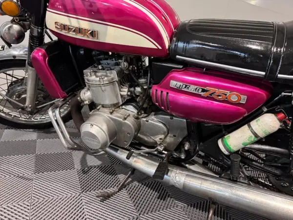 Suzuki GSX-S 1000GT+ 1972 - 12900 EUR, 30000 km - AUTO.MOTO.pt - 30000km - foto 9 de 26