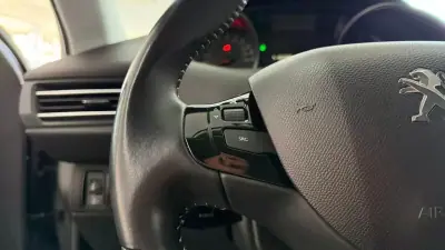 Peugeot 308 SW 2020 - 11990 EUR, 153706 km - AUTO.MOTO.pt - 153706km - foto 32 de 34