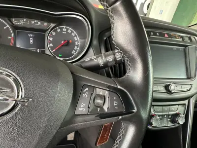 Opel Zafira 2018 - 13900 EUR, 128674 km - AUTO.MOTO.pt - 128674km - foto 18 de 36