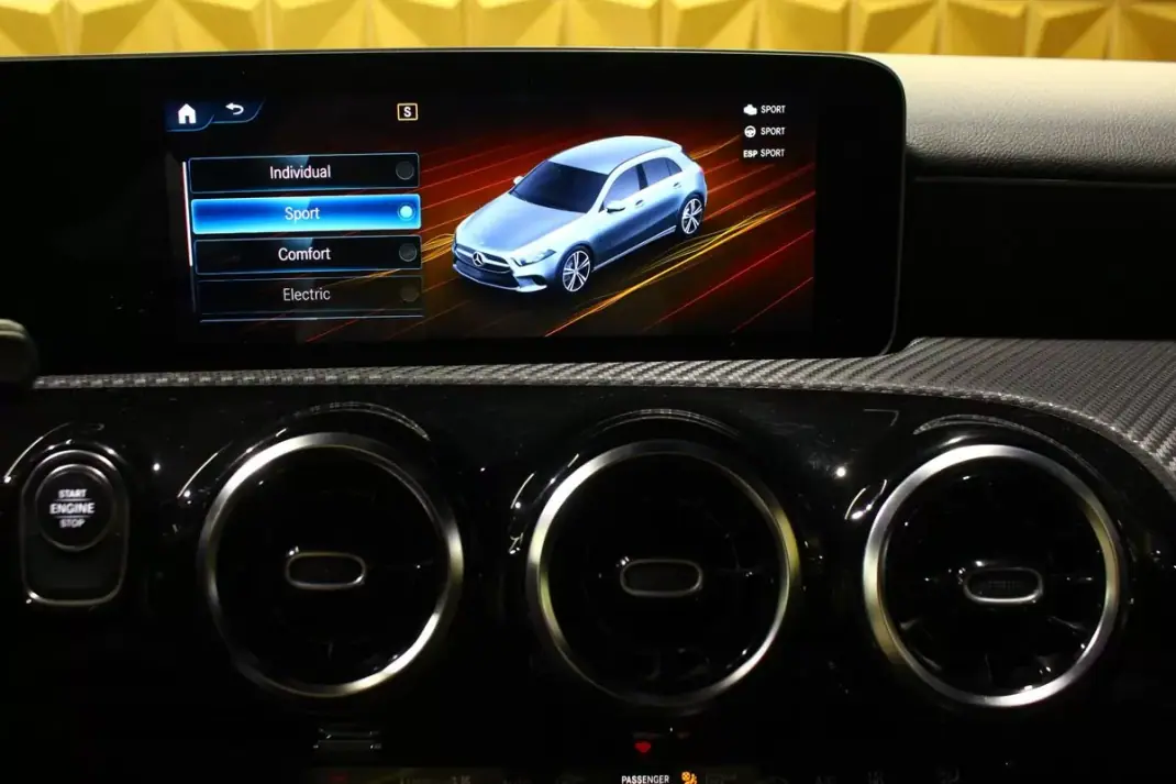 Mercedes-Benz A 250 2020 - 23890 EUR, 109000 km - AUTO.MOTO.pt - 109000km - foto 22 de 29