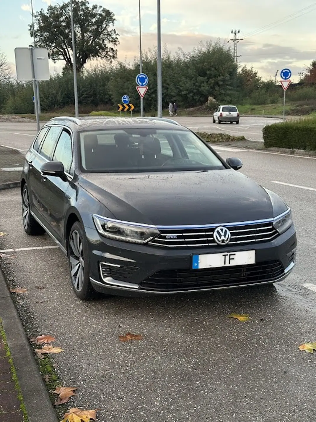 Volkswagen Passat Variant 2017 - 15900 EUR, 165000 km - AUTO.MOTO.pt - 165000km - foto 7 de 8