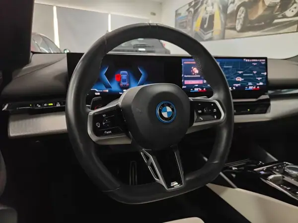 BMW i5 2024 - 53990 EUR, 29000 km - AUTO.MOTO.pt - 29000km - foto 43 de 58
