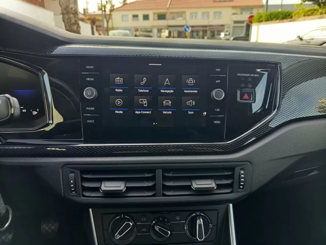 Volkswagen Polo 2022 - 14490 EUR, 114100 km - AUTO.MOTO.pt - 114100km - foto 17 de 19