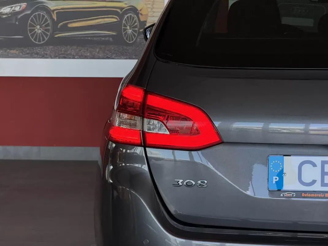 Peugeot 308 SW 2018 - 14990 EUR, 124838 km - AUTO.MOTO.pt - 124838km - foto 9 de 21
