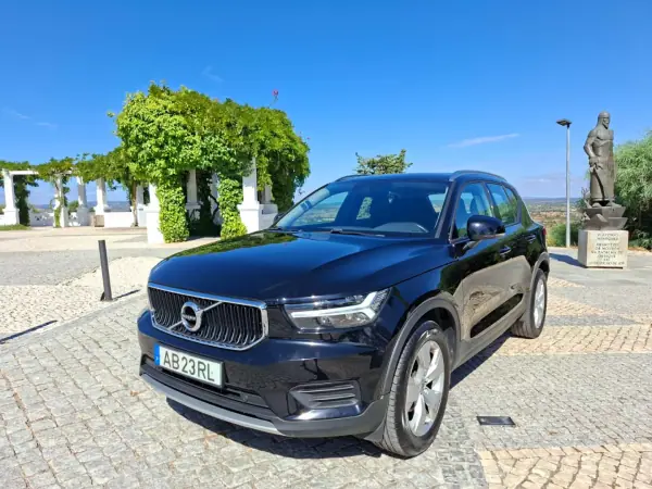 Volvo XC 40 2020 — foto 3 de 26