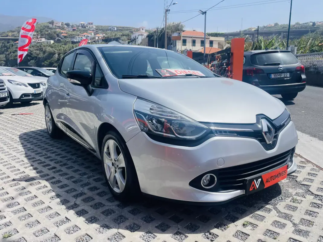 Renault Clio 2015 - 9950 EUR, 192514 km - AUTO.MOTO.pt - 192514km - foto 1 de 12