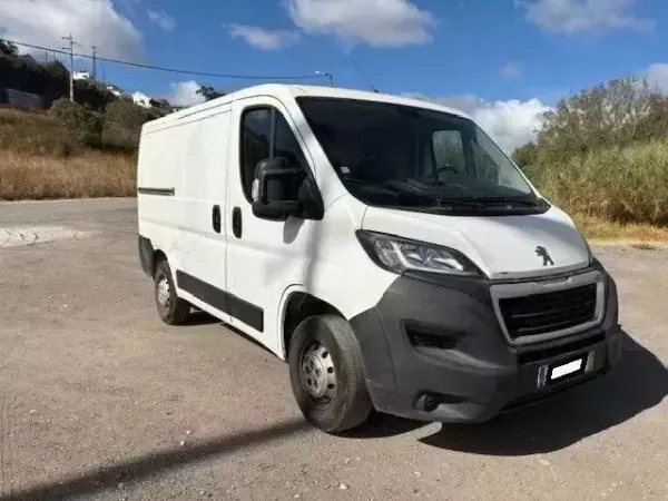 Peugeot Boxer 2020 - 12999 EUR, 70000 km - AUTO.MOTO.pt - 70000km - foto 4 de 14