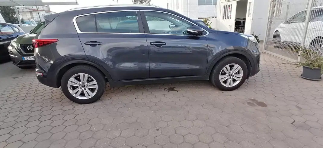 Kia Sportage 2018 - 17800 EUR, 67300 km - AUTO.MOTO.pt - 67300km - foto 2 de 21