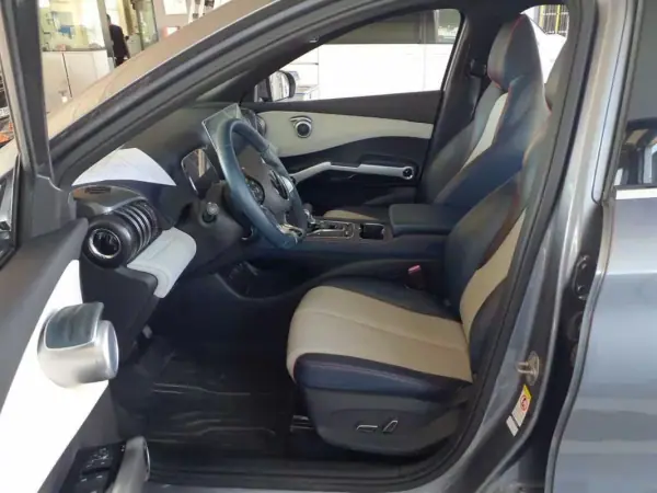 BYD Atto 3 2023 - 27990 EUR, 44503 km - AUTO.MOTO.pt - 44503km - foto 8 de 10