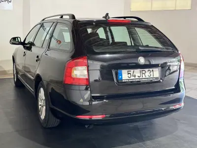Skoda Octavia Break 2010 - 6900 EUR, 217525 km - AUTO.MOTO.pt - 217525km - foto 7 de 22