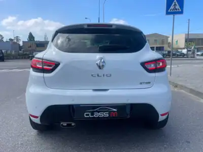 Renault Clio 2018 - 11850 EUR, 60877 km - AUTO.MOTO.pt - 60877km - foto 14 de 25