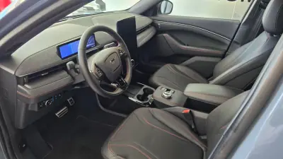 Ford Mustang Mach-E 2024 — foto 6 de 57