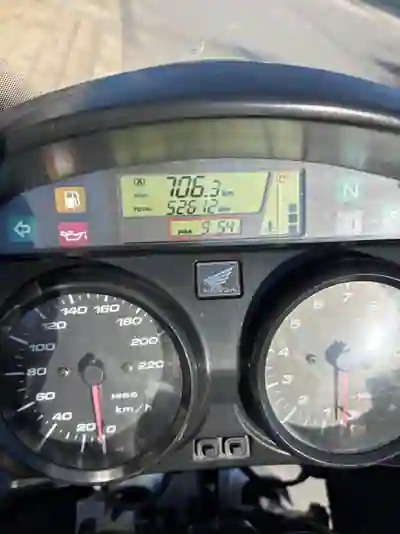 Honda Varadero 2005 - 4800 EUR, 52000 km - foto 6 de 9