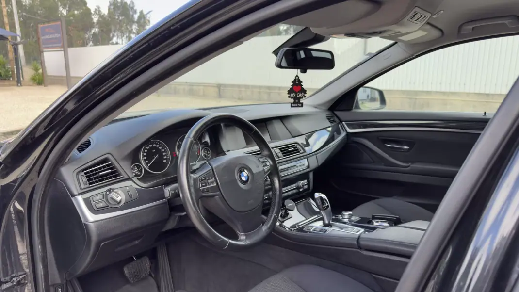 BMW 520 2013 - 16500 EUR, 244000 km - AUTO.MOTO.pt - 244000km - foto 20 de 47