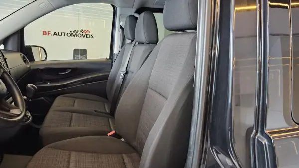 Mercedes-Benz Vito Tourer 2019 - 34900 EUR, 99800 km - AUTO.MOTO.pt - 99800km - foto 20 de 29