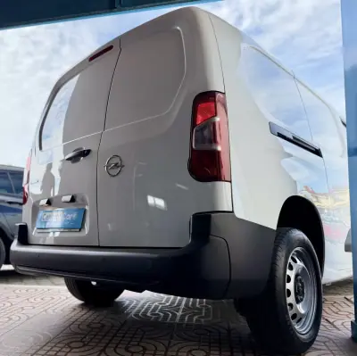 Opel COMBO 2024 - 16950 EUR, 53000 km - AUTO.MOTO.pt - 53000km - foto 11 de 24