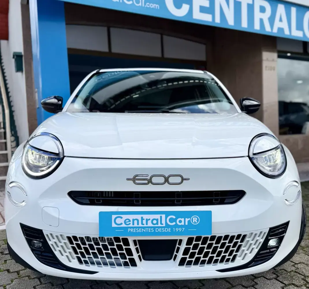 Fiat 600 2025 - 20950 EUR, 14000 km - AUTO.MOTO.pt - 14000km - foto 3 de 31