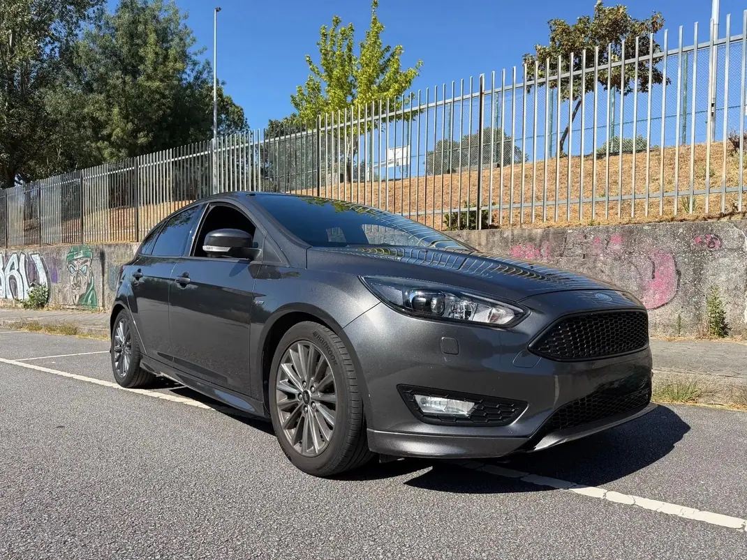 Ford 2017 - 14000 EUR, 97000 km - 97000km - foto 2 de 3