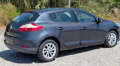 Renault Mégane 2012 - 5500 EUR, 275944 km - AUTO.MOTO.pt - 275944km - foto 7 de 20