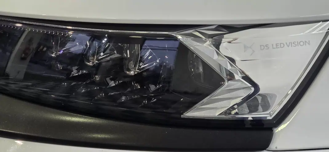 DS DS7 Crossback 2019 - 20990 EUR, 170000 km - AUTO.MOTO.pt - 170000km - foto 5 de 59