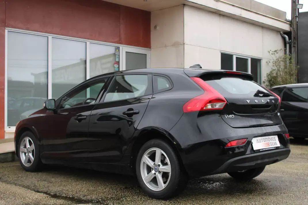 Volvo V40 2016 - 13990 EUR, 143000 km - AUTO.MOTO.pt - 143000km - foto 10 de 24
