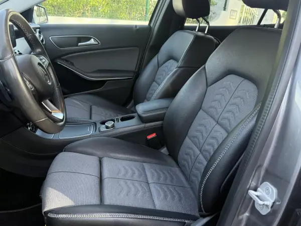 Mercedes-Benz GLA 180 2017 - 20999 EUR, 80000 km - AUTO.MOTO.pt - 80000km - foto 22 de 22