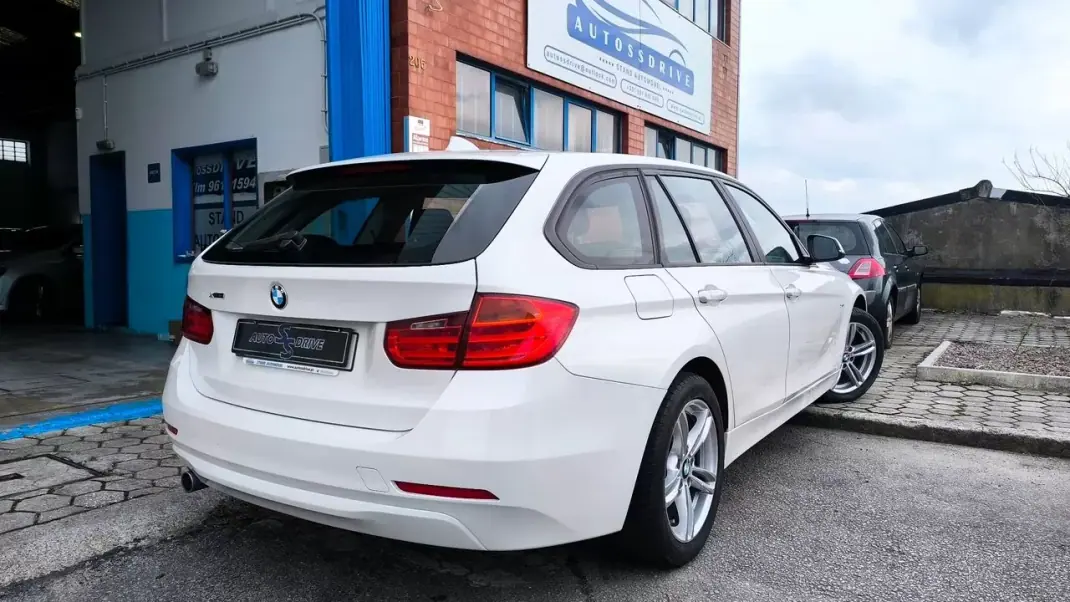 BMW 318 2015 - 13900 EUR, 195000 km - AUTO.MOTO.pt - 195000km - foto 3 de 20