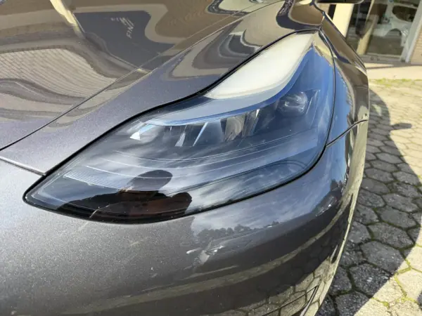 Tesla Model 3 2022 - 29900 EUR, 95000 km - AUTO.MOTO.pt - 95000km - foto 5 de 19