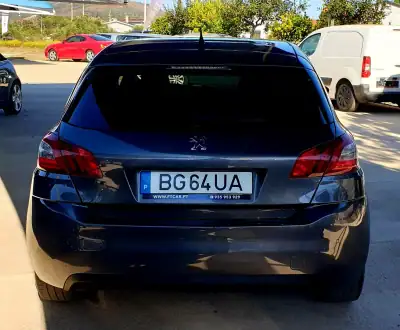 Peugeot 308 2016 - 10990 EUR, 162027 km - AUTO.MOTO.pt - 162027km - foto 6 de 43