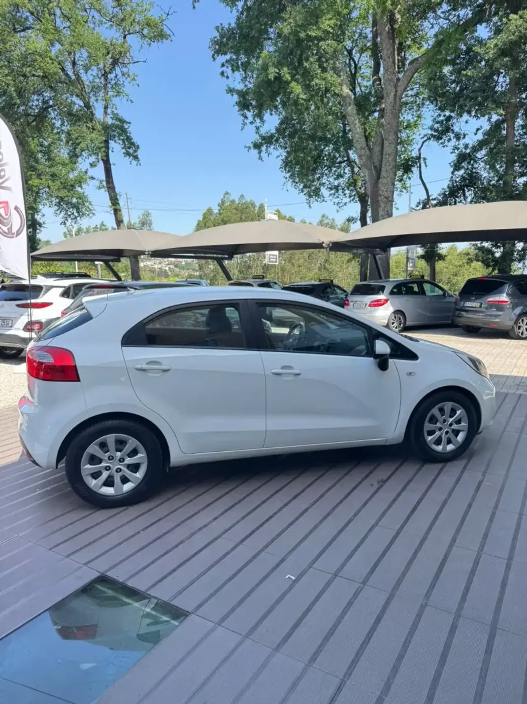 Kia Rio 2011 - 7400 EUR, 155000 km - AUTO.MOTO.pt - 155000km - foto 4 de 11