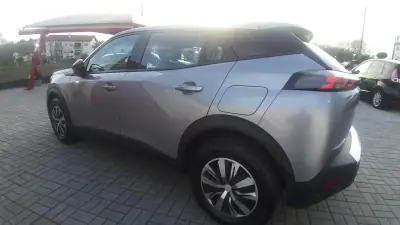 Peugeot 2008 2023 - 18250 EUR, 30000 km - AUTO.MOTO.pt - 30000km - foto 2 de 44