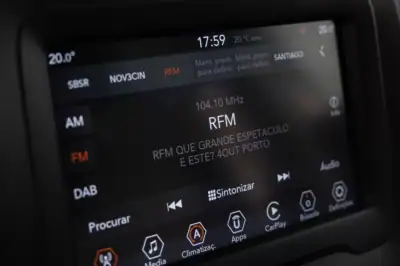 Jeep Renegade 2020 - 27500 EUR, 24000 km - AUTO.MOTO.pt - 24000km - foto 38 de 42